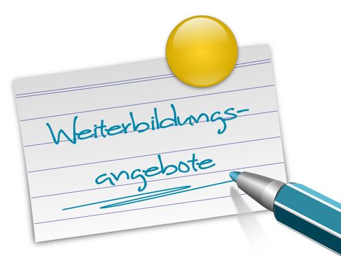 Karteikarte_Weiterbildungsangebote_mit_Stift