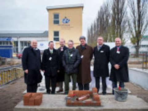 Bildvergrößerung: Grundsteinlegung - Am Oktogon