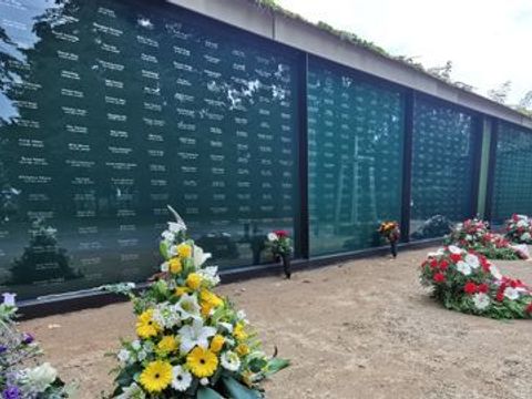 Bildvergrößerung: Begräbnisstätte und Erinnerungsort auf dem Friedhof Altglienicke 