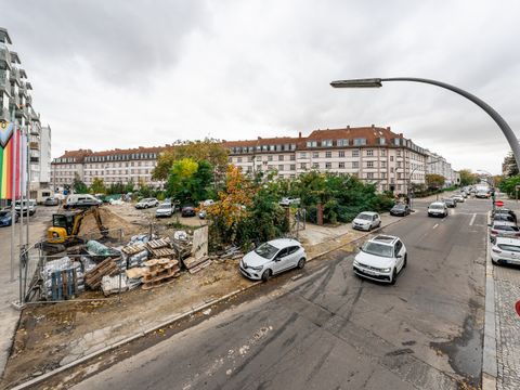 Blick auf den Charlotte-Wolff-Platz