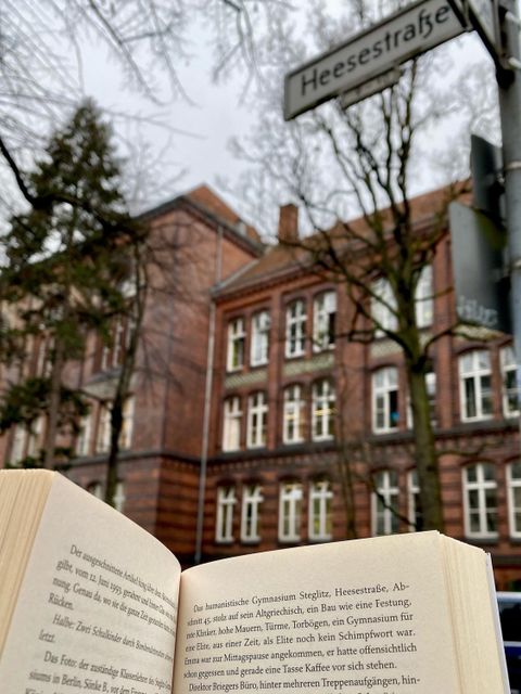 Bildvergrößerung: Buch auf am Gymnasium Steglitz