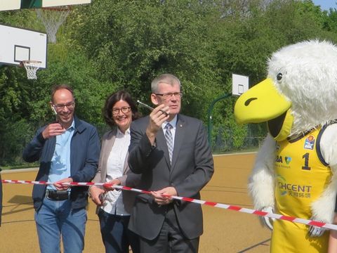 Bürgermeister Helmut Kleebank und Vertreter der Senatsverwaltung für Stadtentwicklung und Wohnen