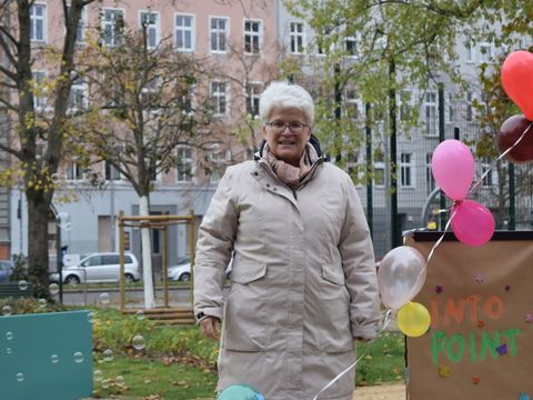 Bezirksbürgermeisterin Stefanie Remlinger bei der Eröffnung der Infopoints auf dem Leopoldplatz.