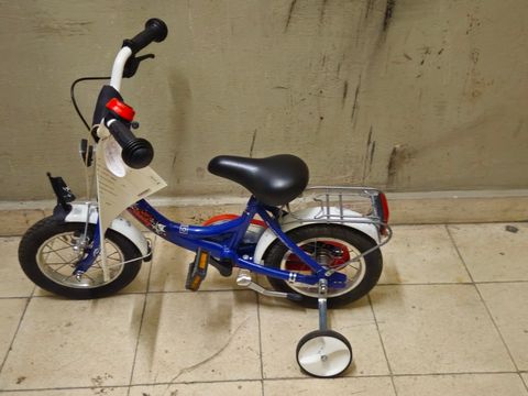 Blaues Kinderfahrrad