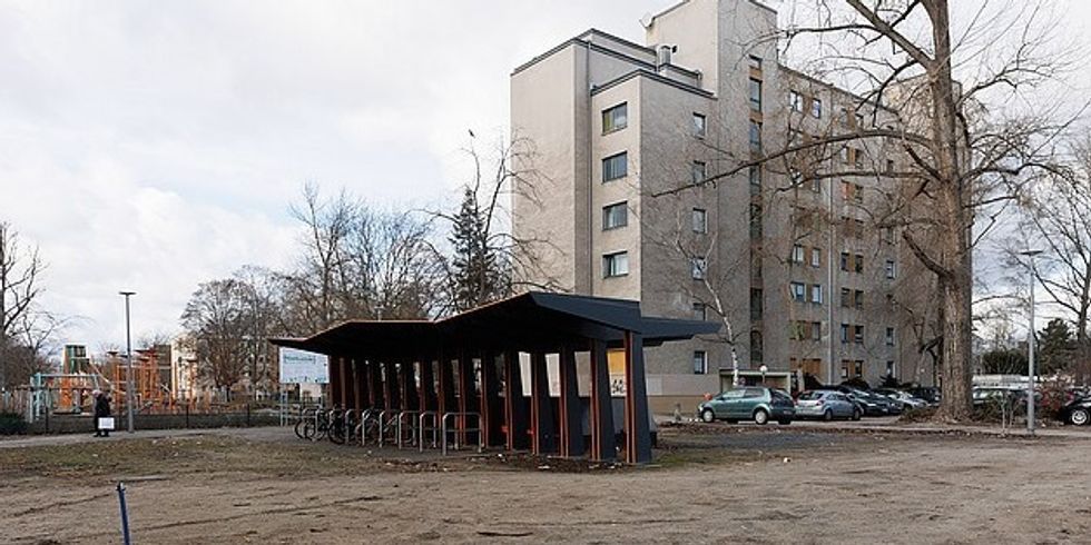 Am U-Bhf. Halemweg entsteht der künftige Stadtplatz mit Ballspielfläche. 