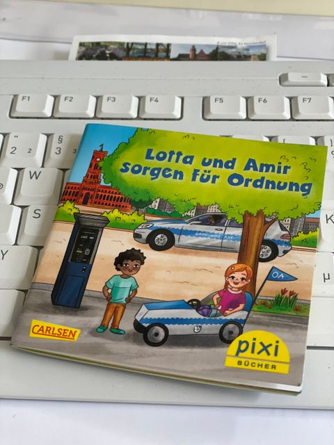 Bildvergrößerung: Pixi Buch "Lotta und Amir sorgen für Ordnung"