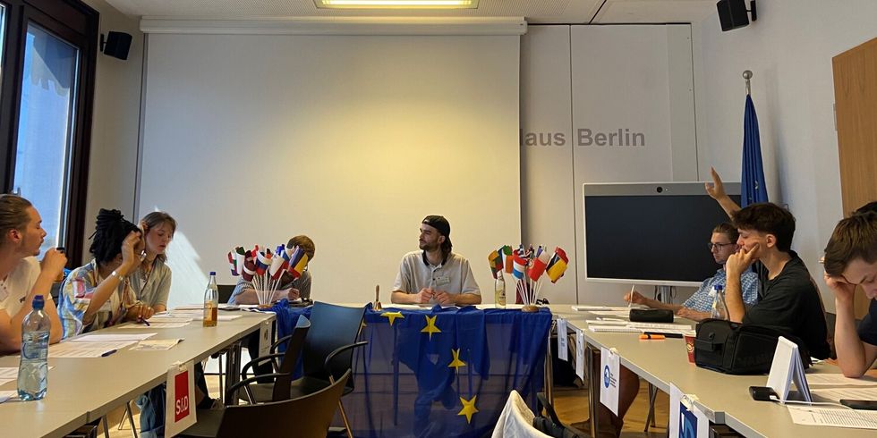 Teilnehmer*innen des EU-Azubi-Gipfels im Europäischen Haus in Berlin