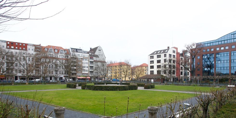 Die Bewässerung in Grünanlagen wie dem Mierendorffplatz erfolgt künftig standortangepasst.