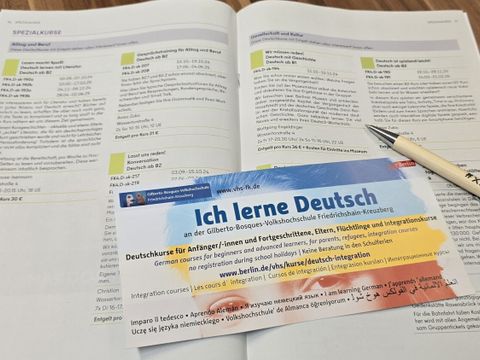 Zahlreiche Spezialkurse der Volkshochschule unterstützen beim Lernen