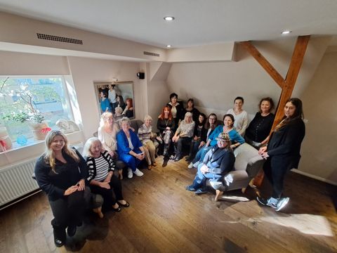 Bildvergrößerung: Unternehmerinnen und weibliche Führungskräfte kamen im Restaurant Schollenkrug zum „Reinickendorfer Ladies Lunch“ zusammen.