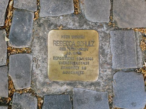 Bildvergrößerung: Stolperstein für Rebecca Schulz, geb. Bornstein