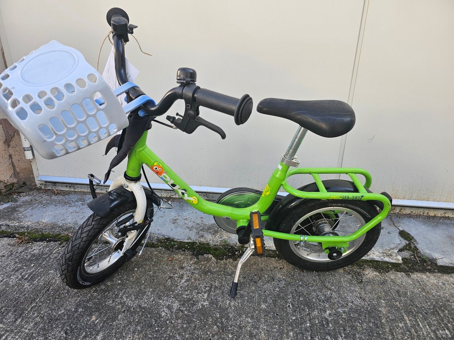 Grünes Kinderfahrrad