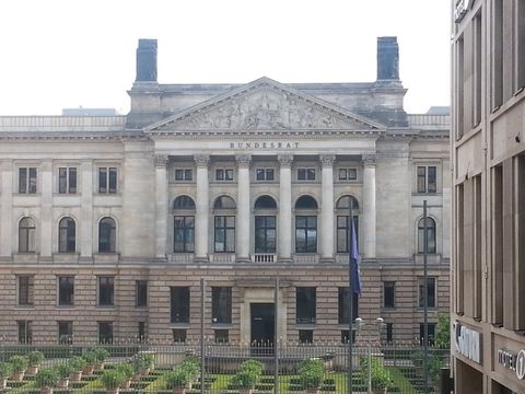 Blick auf das Gebäude des Bundesrats in Berlin