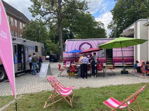 Bildvergrößerung: Rückblick Kultursommerfest der Stadtbibliothek Steglitz-Zehlendorf im September 2023