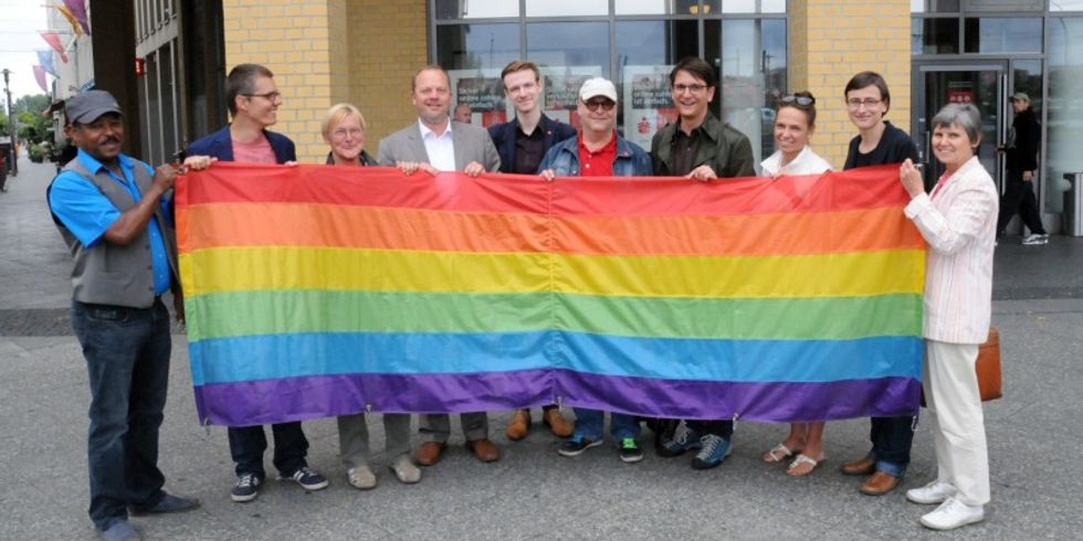 Hissen der Regenbogenfahne