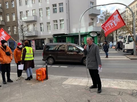 Stellvertretender Bürgermeister Oliver Nöll bei Solidaritätskundgebung