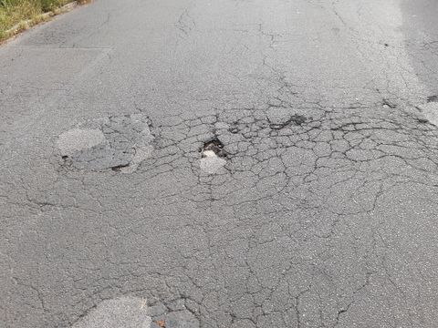 Bildvergrößerung: Beispiel Fahrbahnzustand Detail, Richtung Waltraudstraße vor der Baumaßnahme