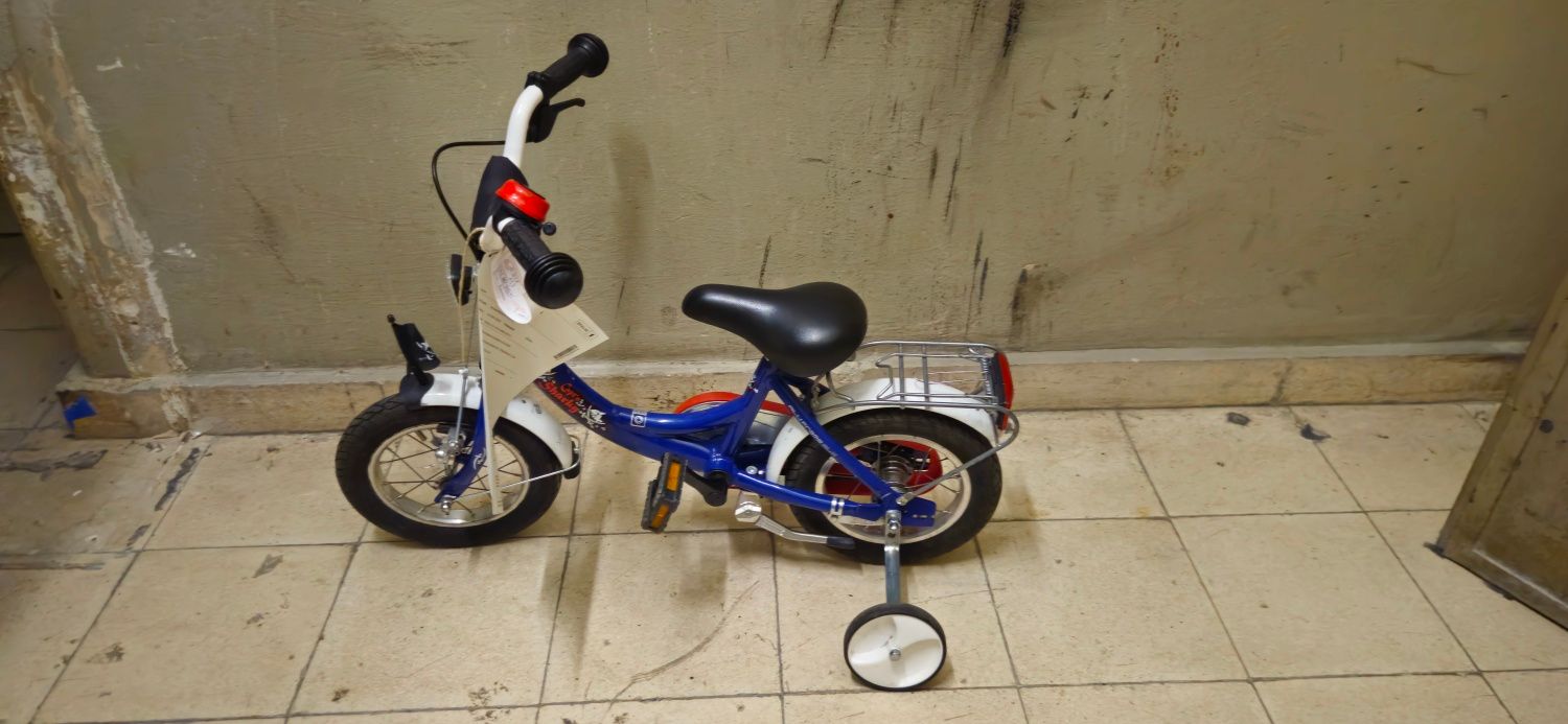 Blaues Kinderfahrrad