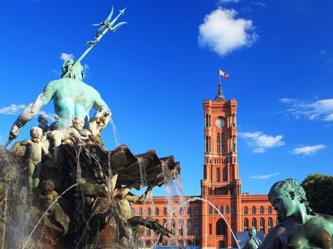 Neptunbrunnen und Berliner Rathaus
