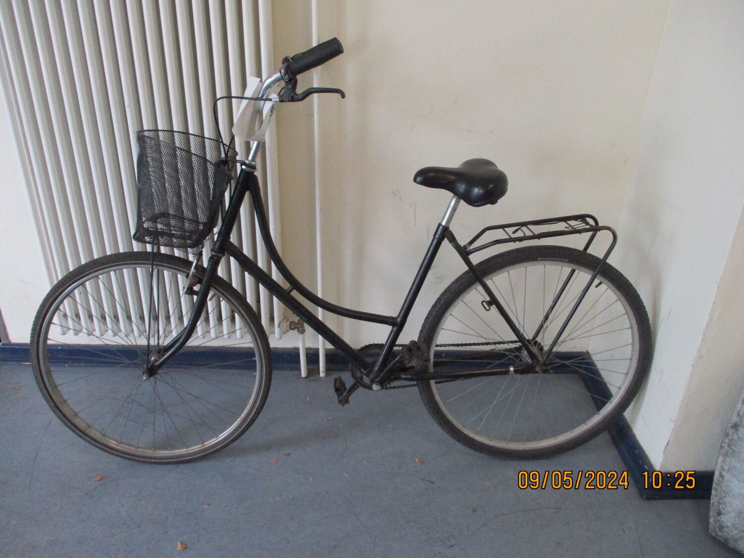 Schwarzes Damenfahrrad