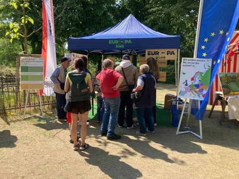 Infostand Europa im Kiez in Neukölln 