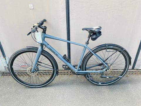 Grau-blaues Herrenfahrrad