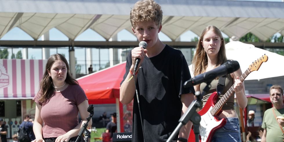 Musiker_innen auf dem Spiel und Rockfest 2024