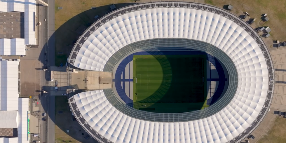Das Olympiastadion von oben, Teaserbild zum Film "Kick it like Berlin. Die Fußballstadien der Hauptstadt"