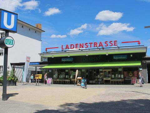 Bildvergrößerung: Onkel-Toms-Hütte/Ladenstrasse