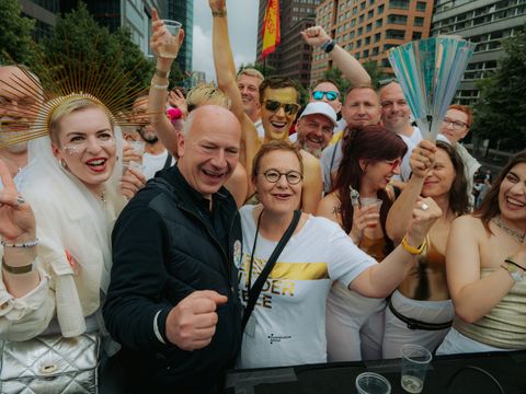 Kai Wegner nahm am Umzug des CSD am 27. Juli 2024 teil