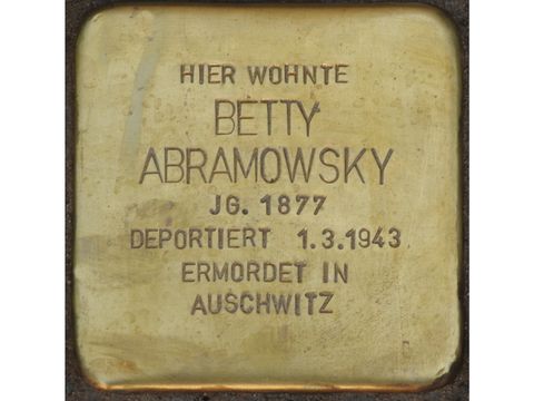 Betty Abramowsky - Schlangenbader Straße 77