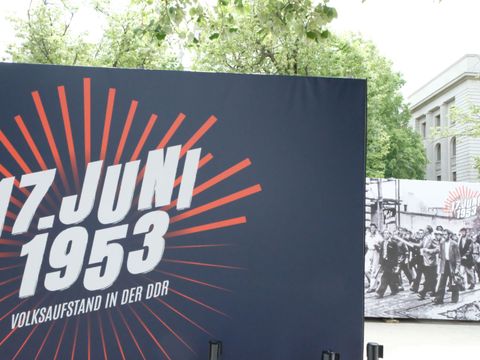 Zentrale Station der Ausstellung "17. Juni 1953 - Volksaufstand in der DDR" in der Straße Unter den Linden