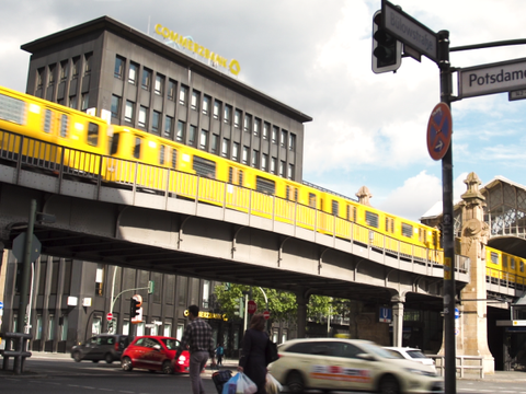 Zu sehen ist die Potsdamer Straße.