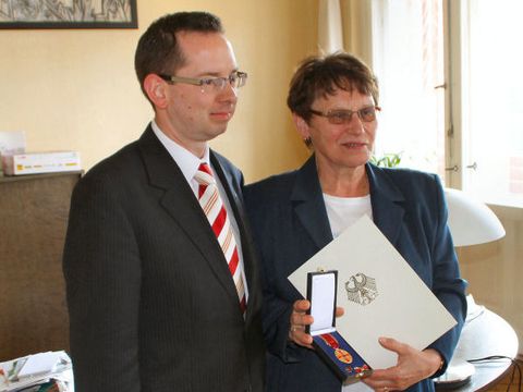 Bildvergrößerung: Verdienstmedaille - Doris Pörschke