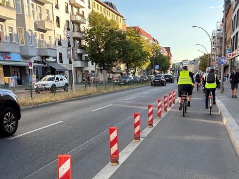 geschützter radfahrstreifen am mariendorfer damm