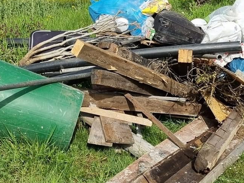 Bildvergrößerung: Illegale Müllansammlung im Bezirk