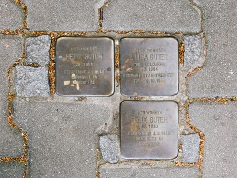 Bildvergrößerung: Stolperstein für Familie Guter