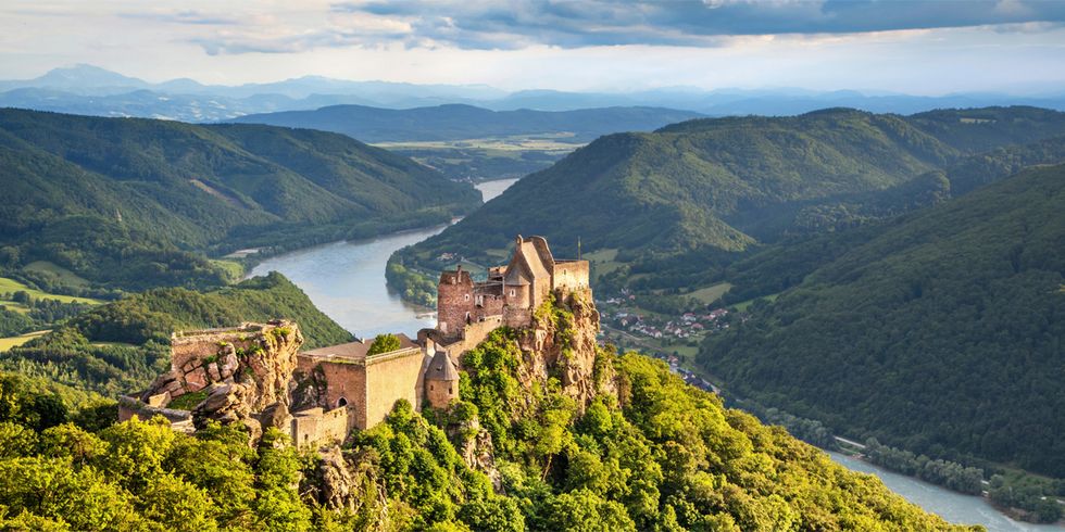 Blick von der Burgruine Aggstein ins Donautal