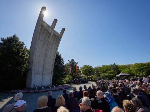 Gedenkveranstaltung am Luftbrückendenkmal