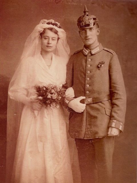Bildvergrößerung: Hochzeitsfoto von Elisabeth und Fritz Krüger, 1917