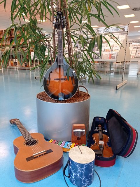 Musikbereich Ingeborg-Drewitz-Bibliothek