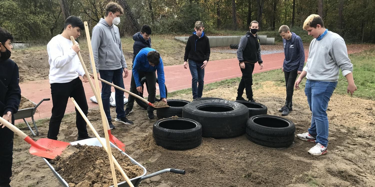 Albrecht-Haushofer-Schule: Erste Arbeiten zur Erweiterung des Schulgartens für das Erasmus-Projekt