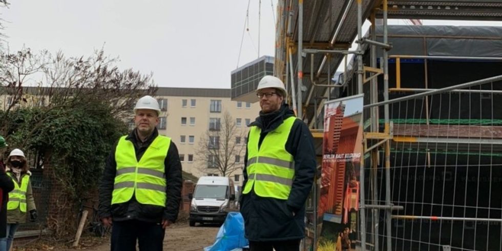 Bau eines dreigeschossigen Schulgebäudes in Holzmodulbauweise an der Hausburgschule