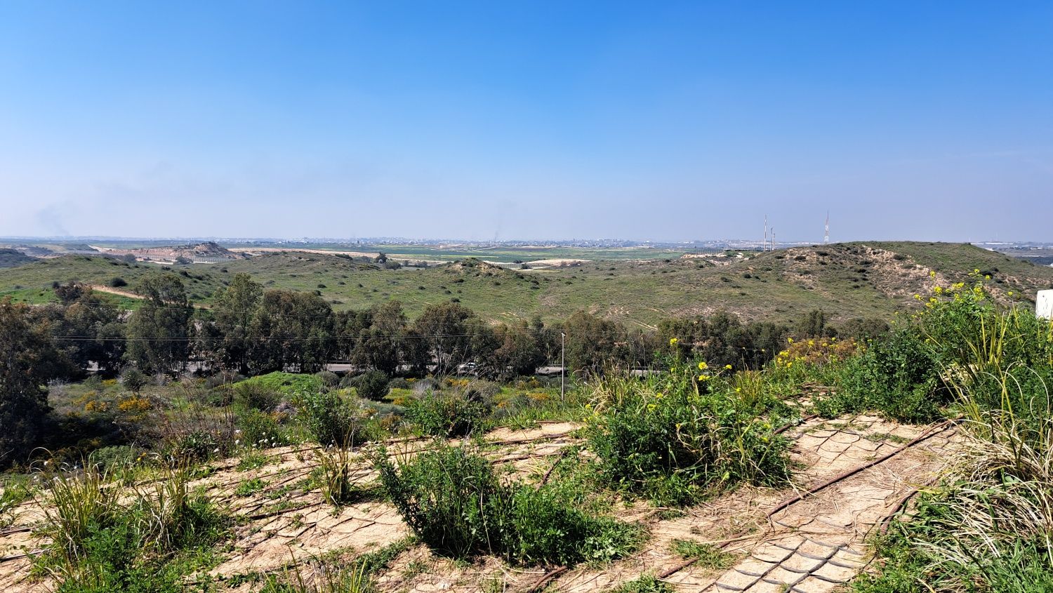 Blick vom Kobi-Hügel nach Gaza hinüber 