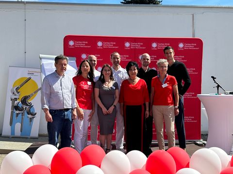 Bildvergrößerung: Bürgermeisterin Demirbüken-Wegner (4.v.r.) und Stadtrat Brockhausen (ganz li).