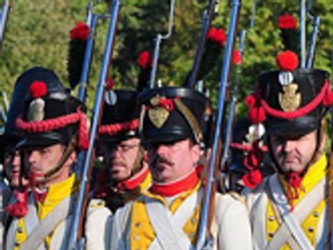 Nachstellung der Kampfhandlung von 1813 mit ca. 700 Uniformierten im agra Park Leipzig-Markkleeberg