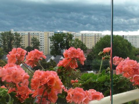 Blick von der Allee der Kosmonauten zur Kienbergstraße