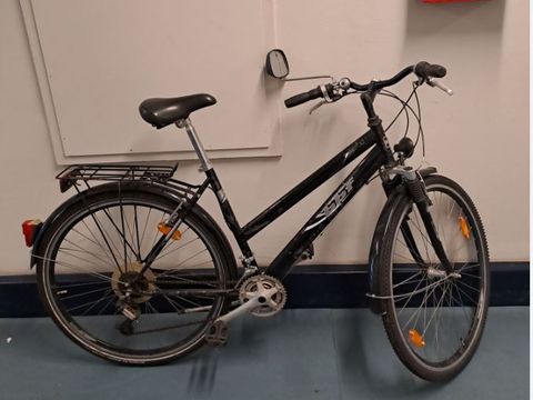 Schwarzes Damenfahrrad