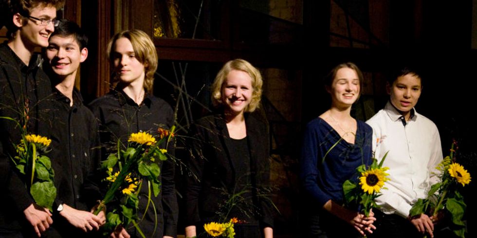 Foto mit jungen Talenten der Internationale Musikakademie