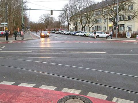 Kreuzung Bahnhofstraße/Am Bahndamm, Januar 2019. Hier beginnt die Westumfahrung der Bahnhofstraße.